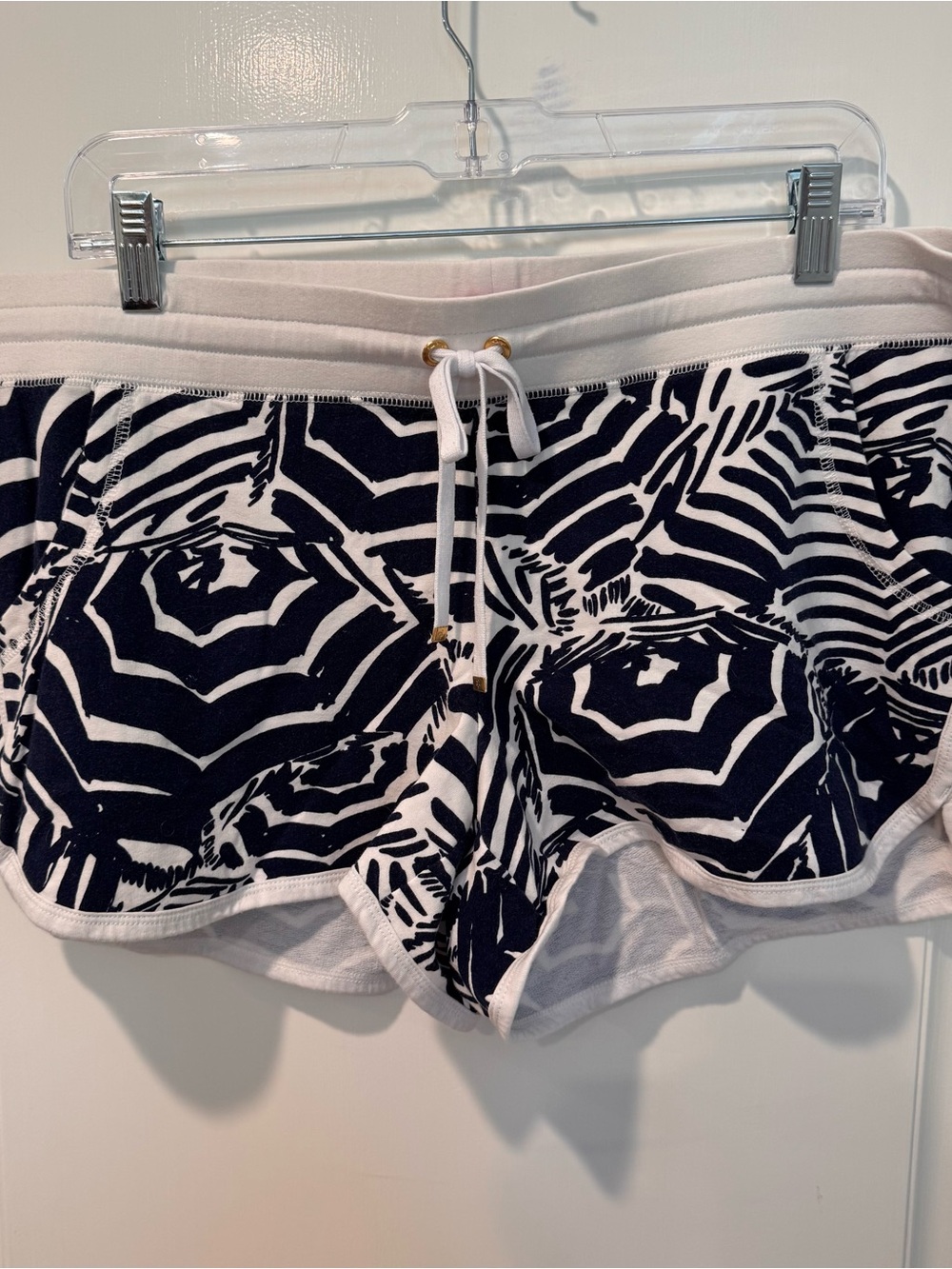 Women's Navy & White umbrella Print Lounge Shorts